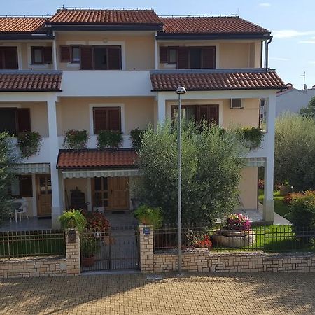 Ulika Rooms & Apartments Poreč Exteriör bild