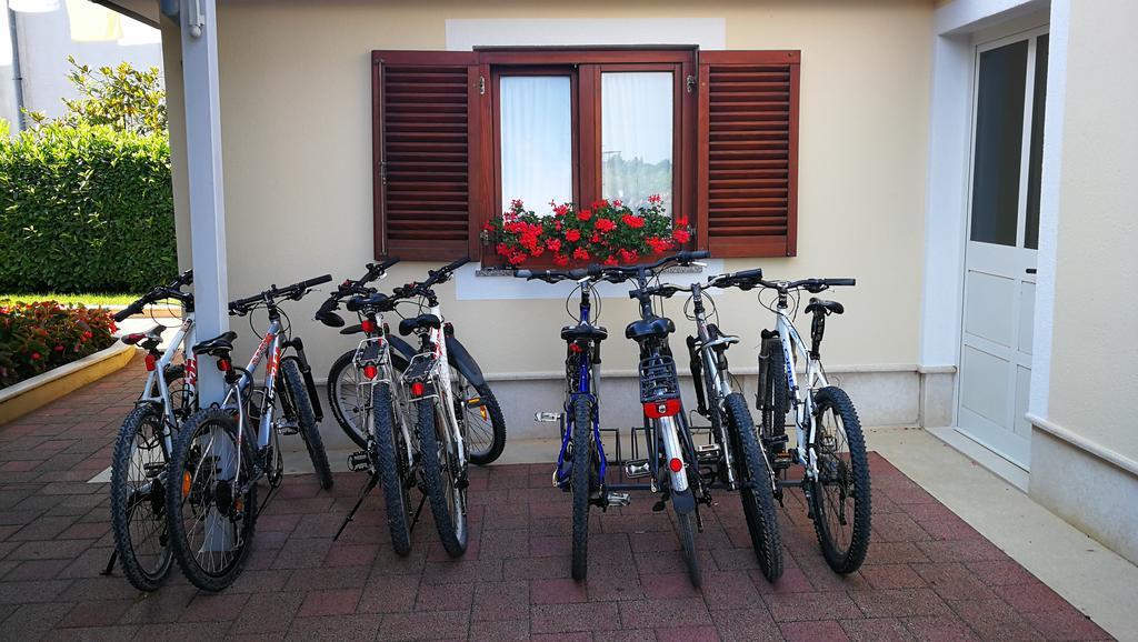 Ulika Rooms & Apartments Poreč Exteriör bild