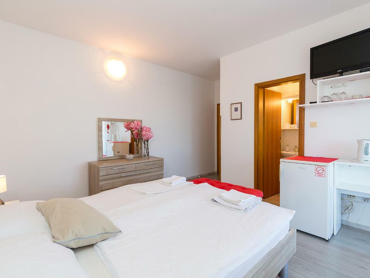 Ulika Rooms & Apartments Poreč Exteriör bild
