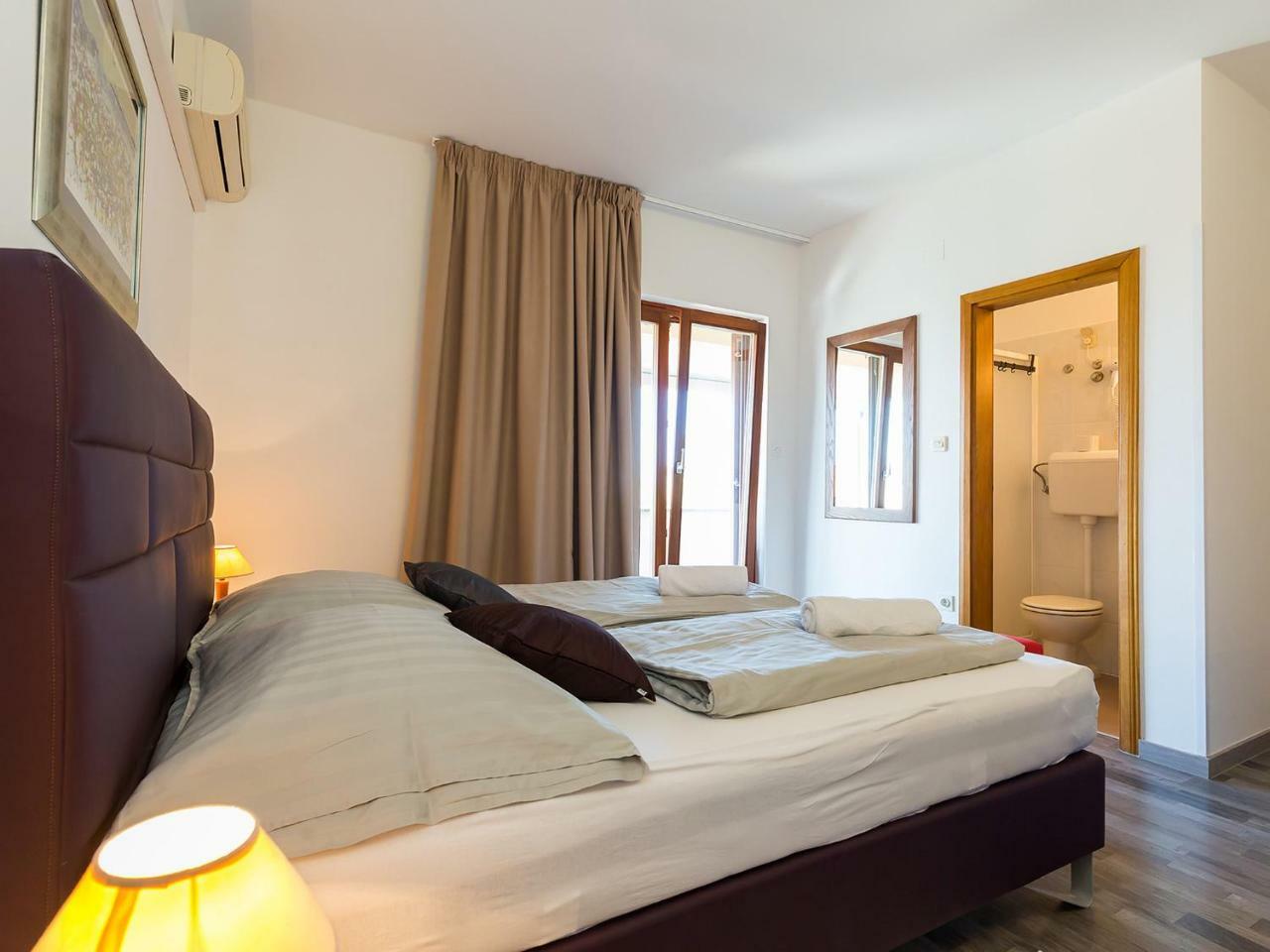 Ulika Rooms & Apartments Poreč Exteriör bild